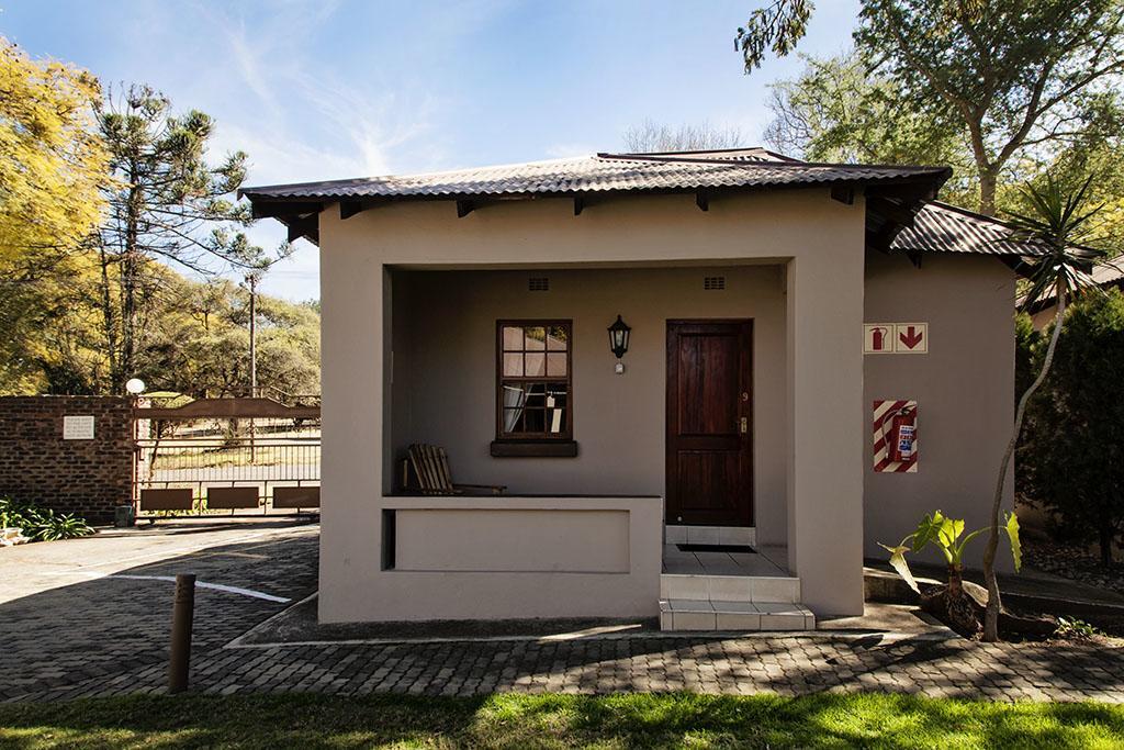 Holme Lea Manor Bed & Breakfast Piet Retief ภายนอก รูปภาพ