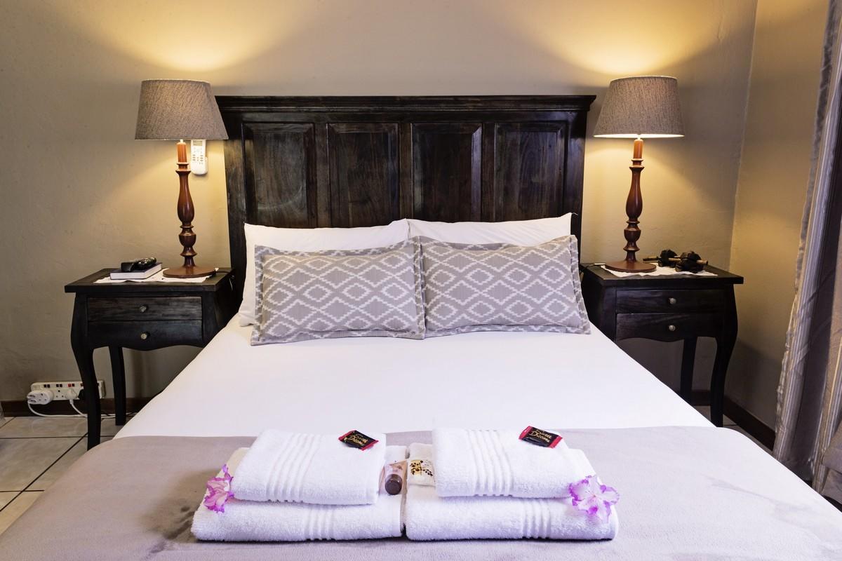 Holme Lea Manor Bed & Breakfast Piet Retief ภายนอก รูปภาพ